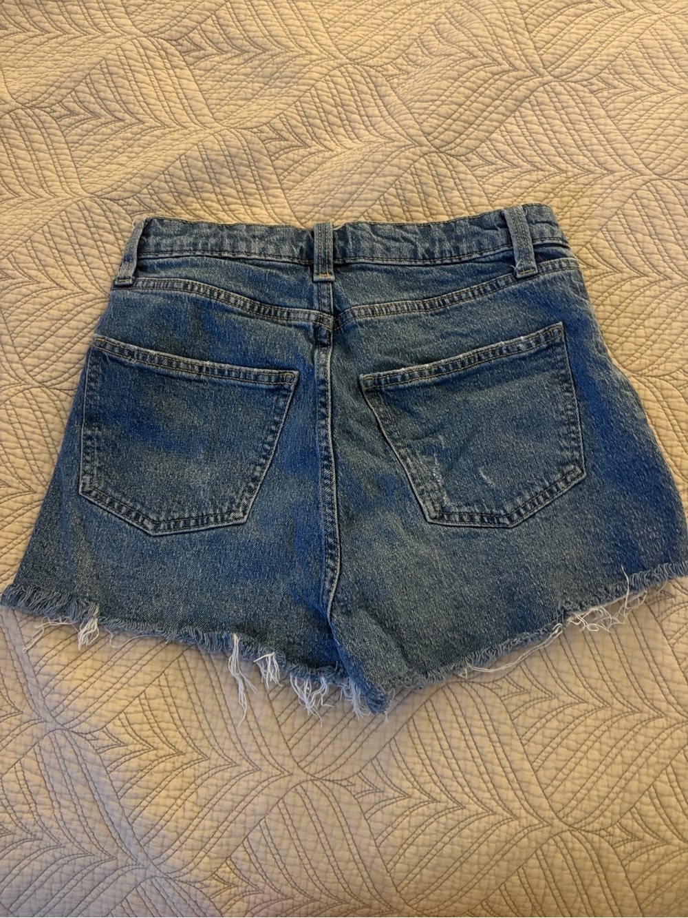 wild fable Distressed Denim Cutoff Shorts - Size 2 - Picture 3 of 3
